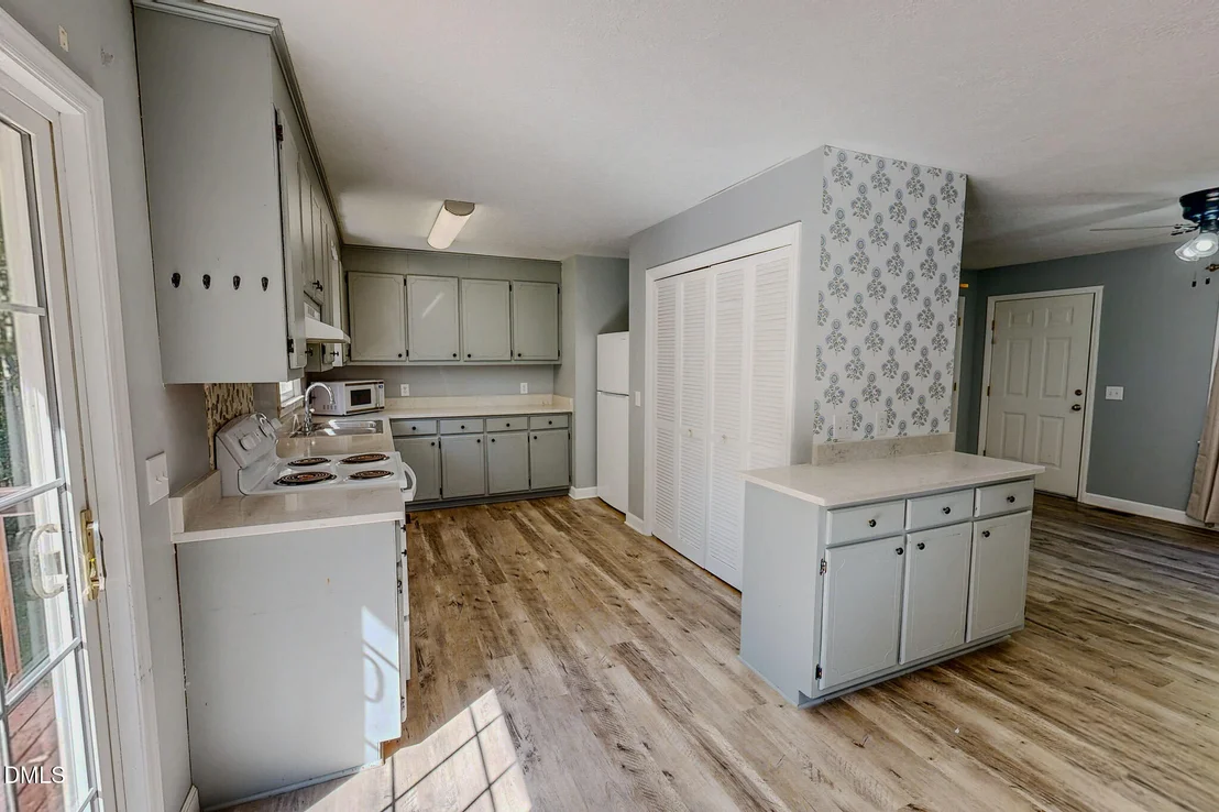 Photo of 405 Marvin Gill Road