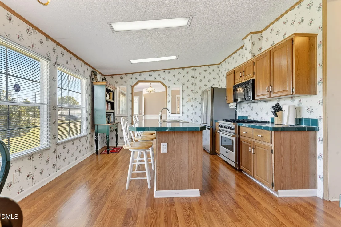 Photo of 1190 Sanders Road