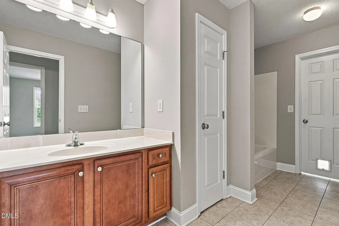 Photo of 390 Comanche Drive