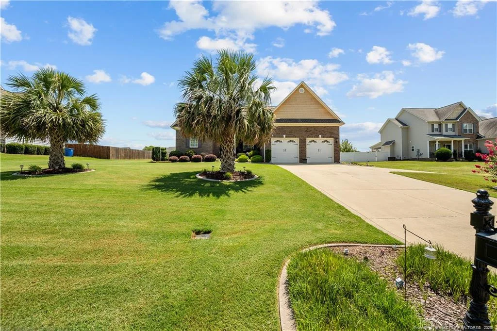 Photo of 605 Oakridge Drive