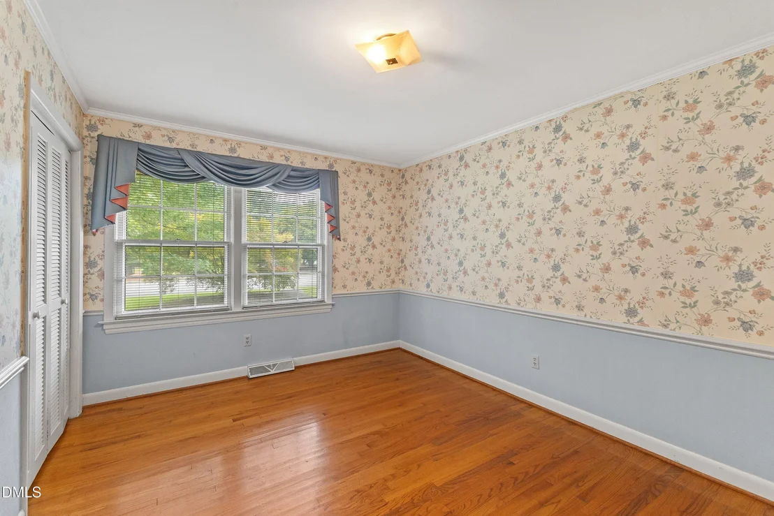 Photo of 1101 S Walnut Drive