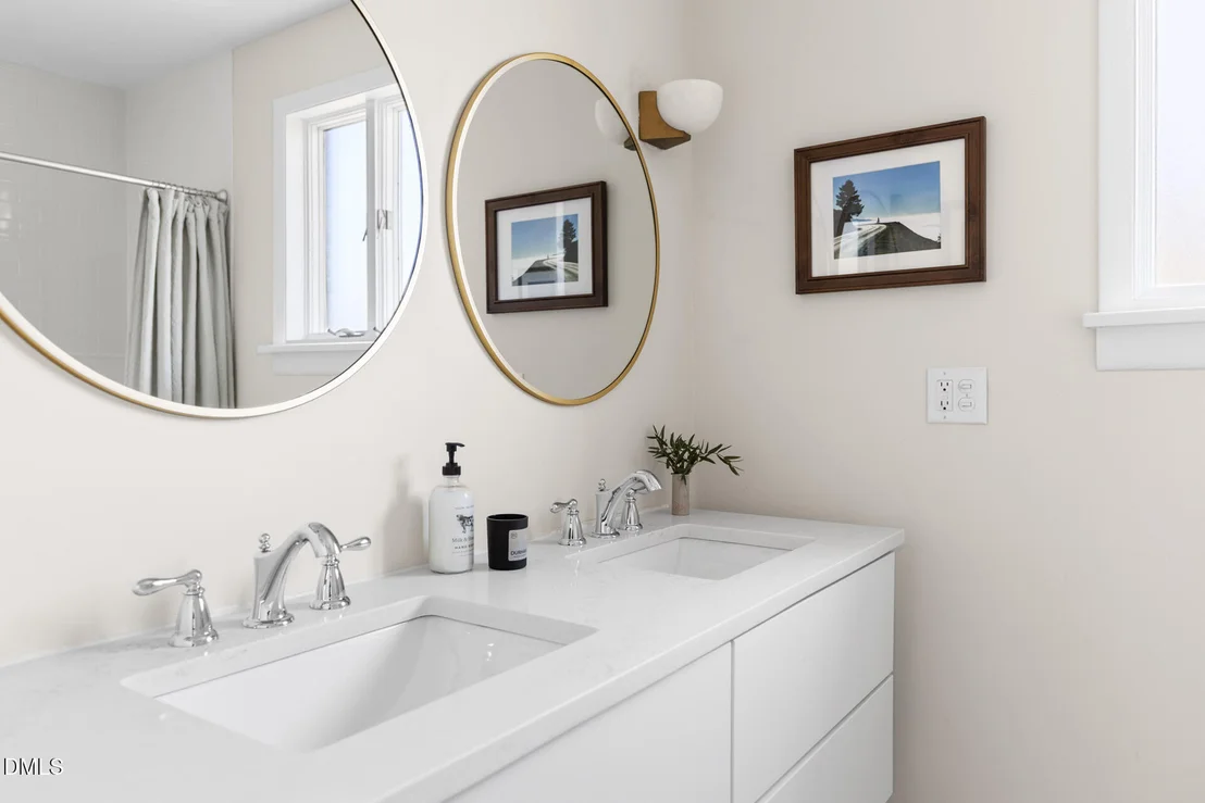 Photo of 353 Tenney Circle
