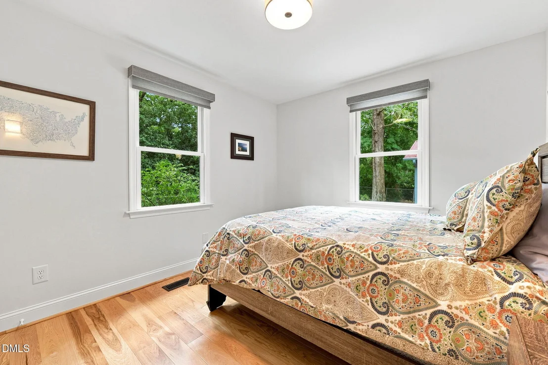 Photo of 403 Oak Avenue