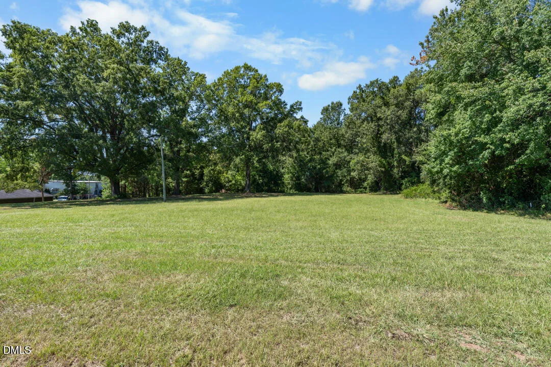 Photo of 1028 Lynn Road