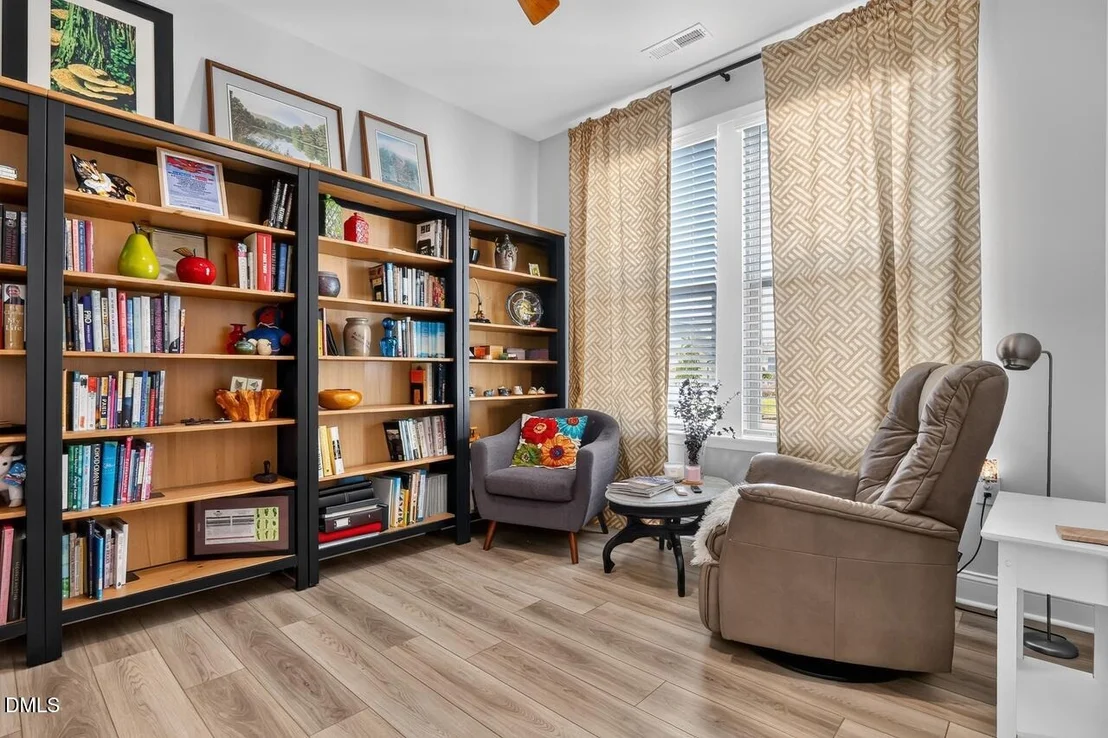 Photo of 344 Steeplechase Boulevard