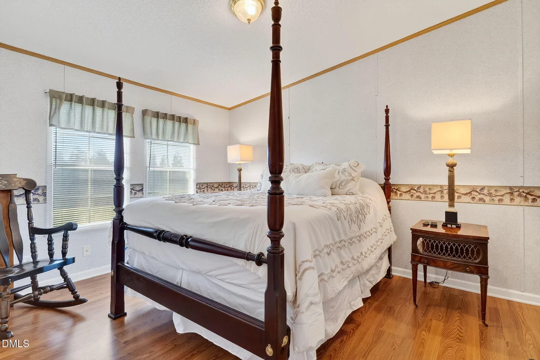Photo of 1190 Sanders Road