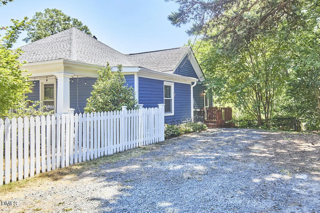 Photo of 2203 Chapel Hill Road