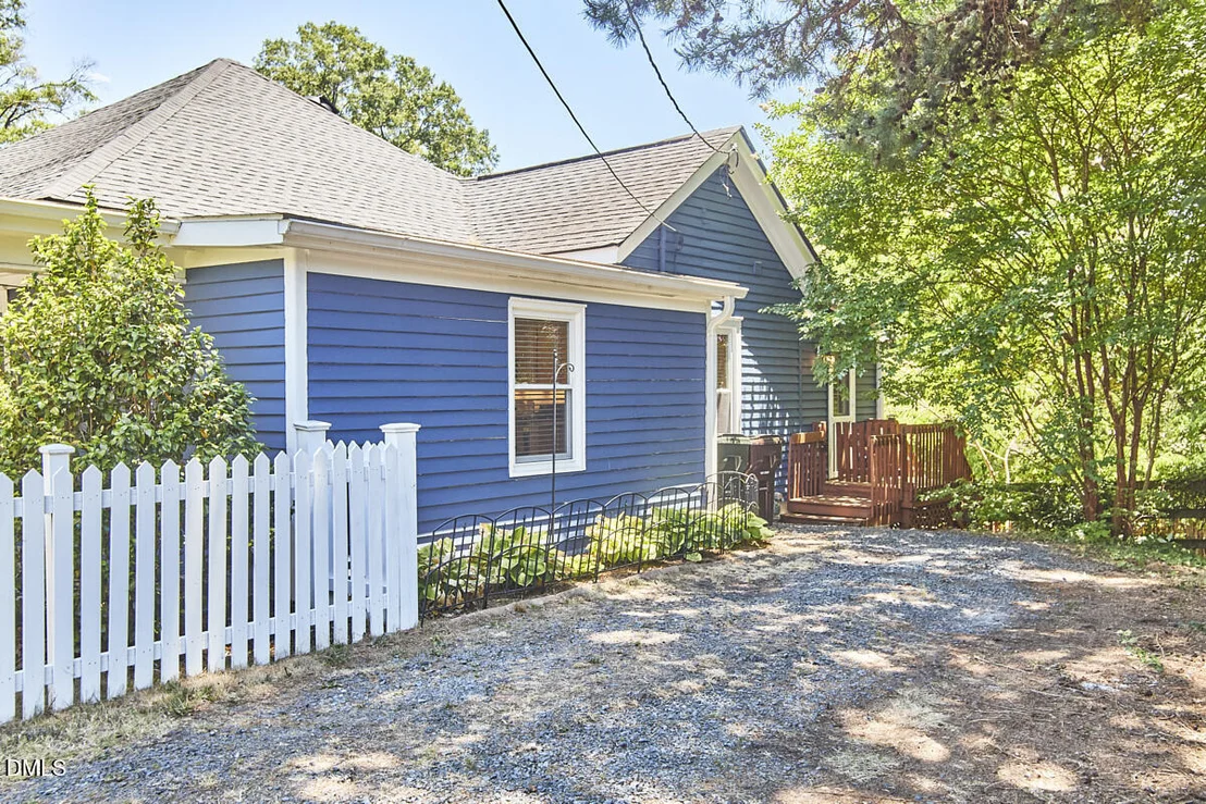 Photo of 2203 Chapel Hill Road