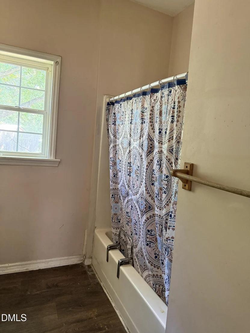 Photo of 703 Everett Street