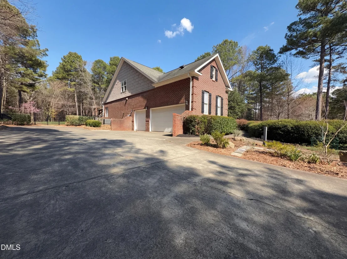 Photo of 1001 Lake Valley Drive