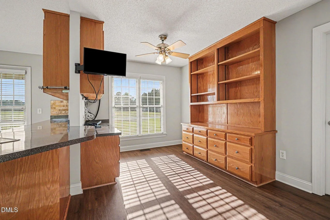 Photo of 1025 Long Branch Road