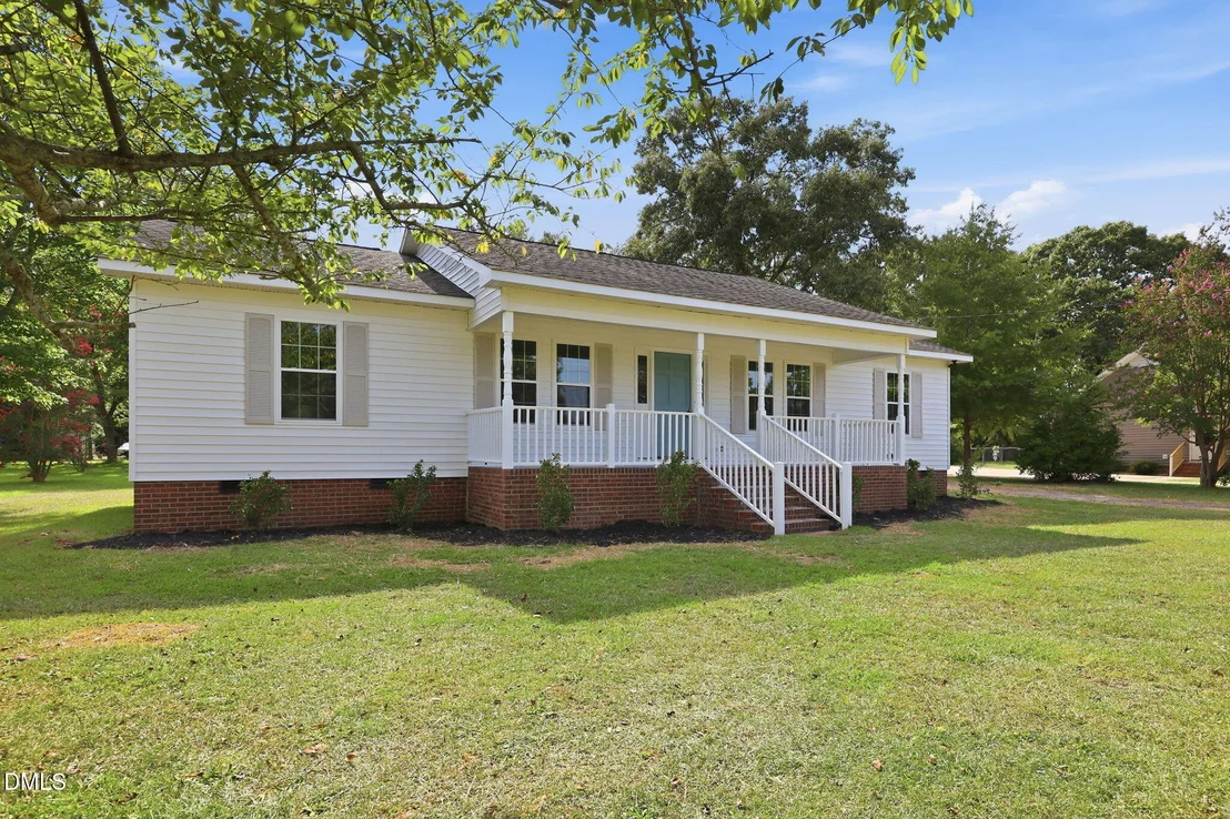 Photo of 305 1st Street