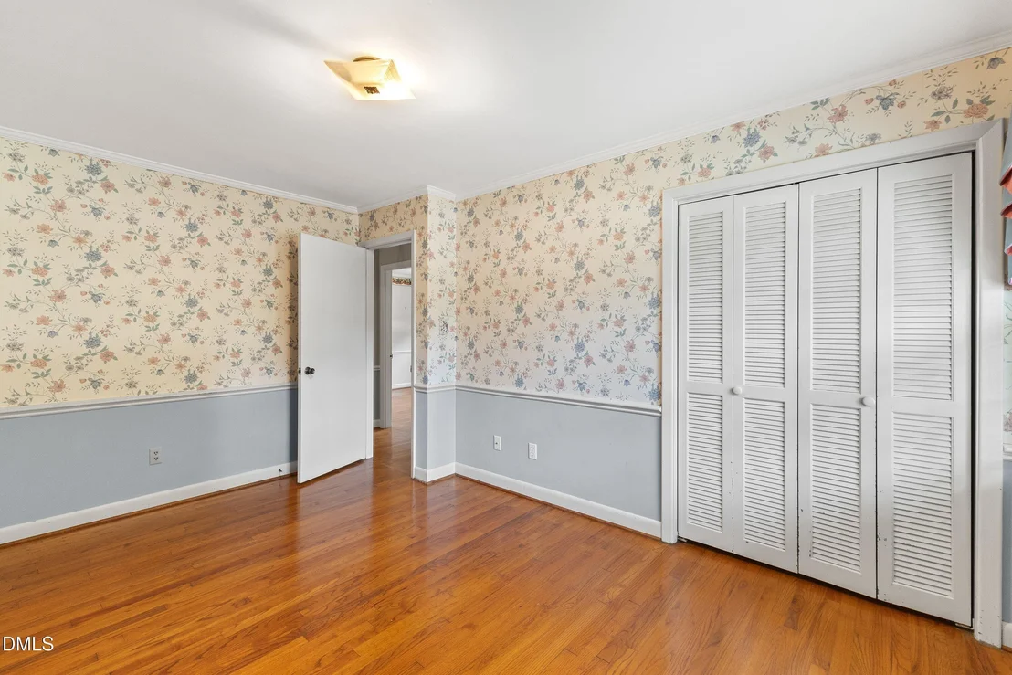 Photo of 1101 S Walnut Drive