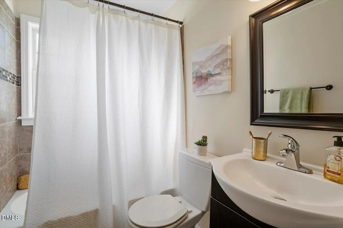 Photo of 1512 London Circle
