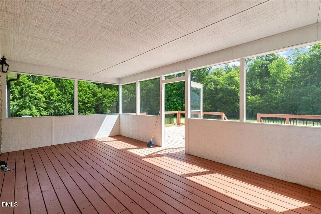Photo of 11208 Range Road