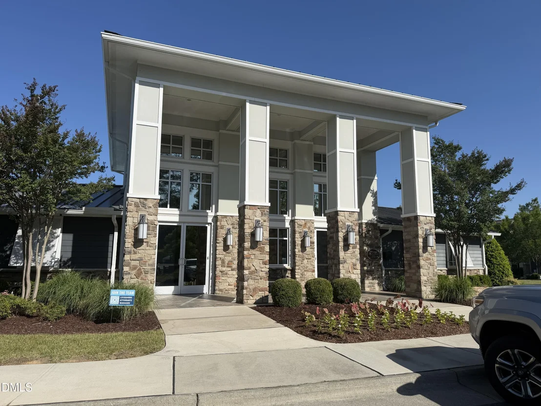 Photo of 820 Lemongrass Lane