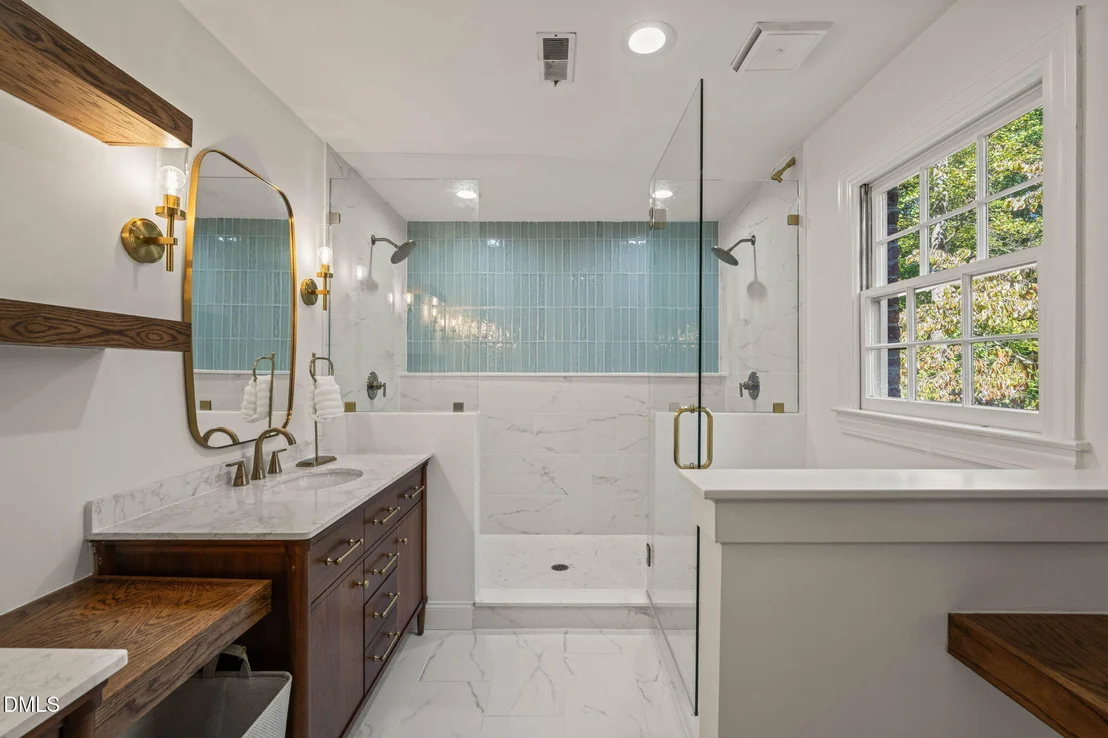 Photo of 2404 Beechview Court