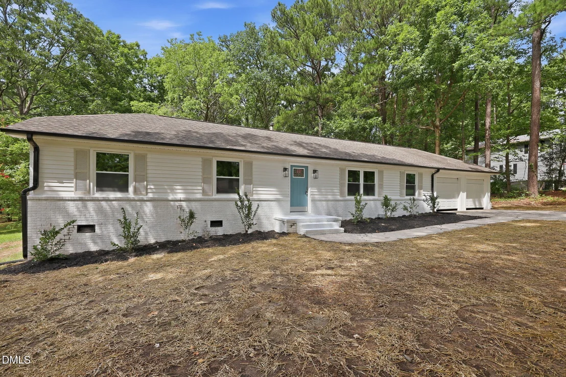 Photo of 807 Yosemite Circle