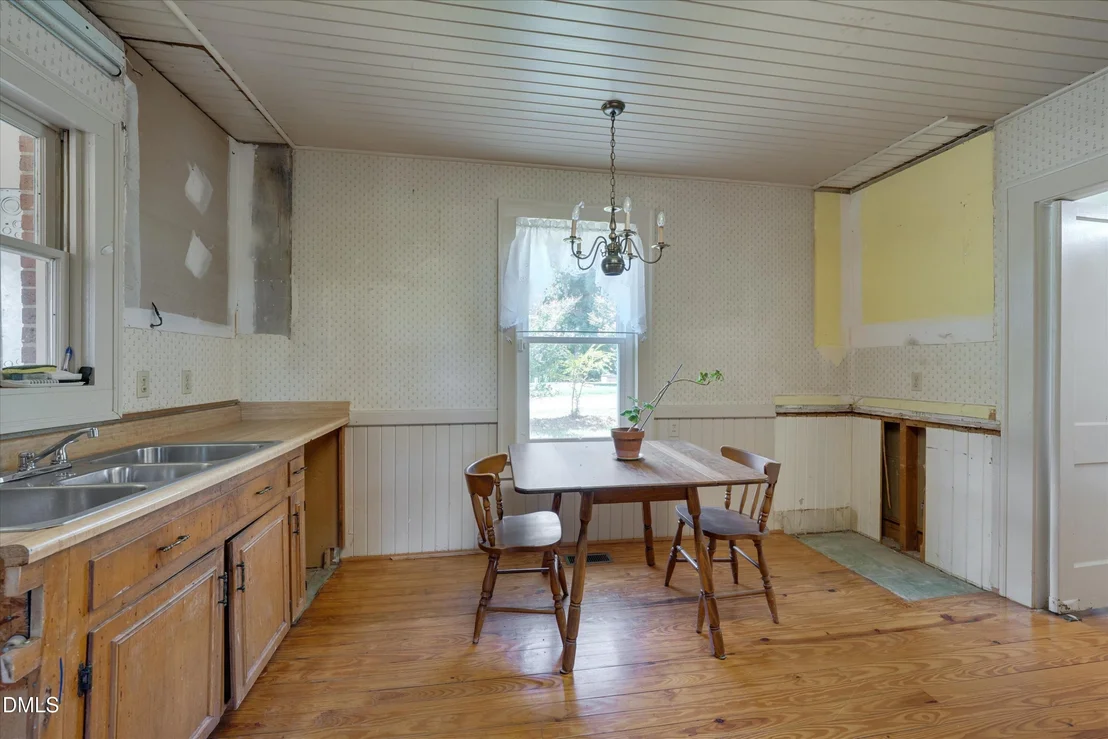 Photo of 3795 Graham Sherron Road