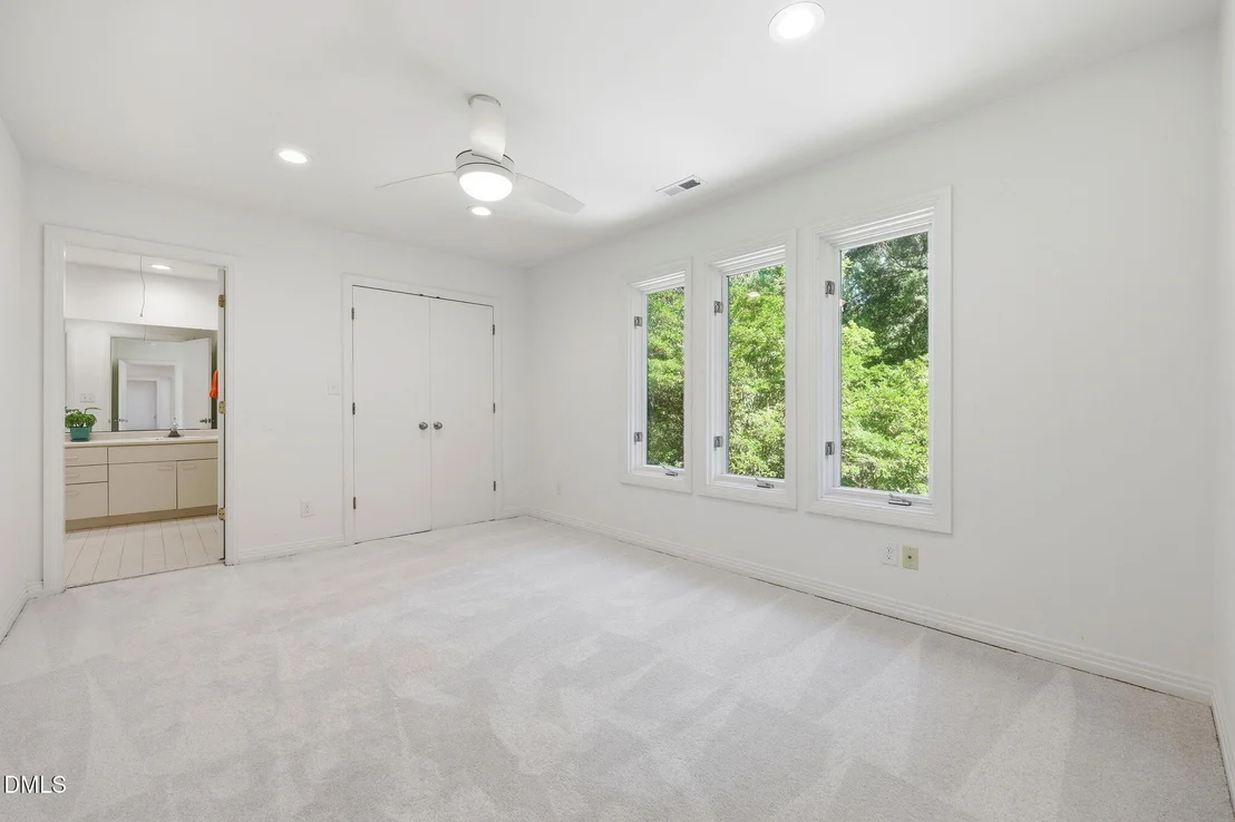 Photo of 910 Tarik Drive