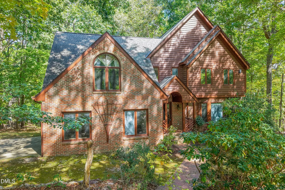 Photo of 225 Dalton Drive