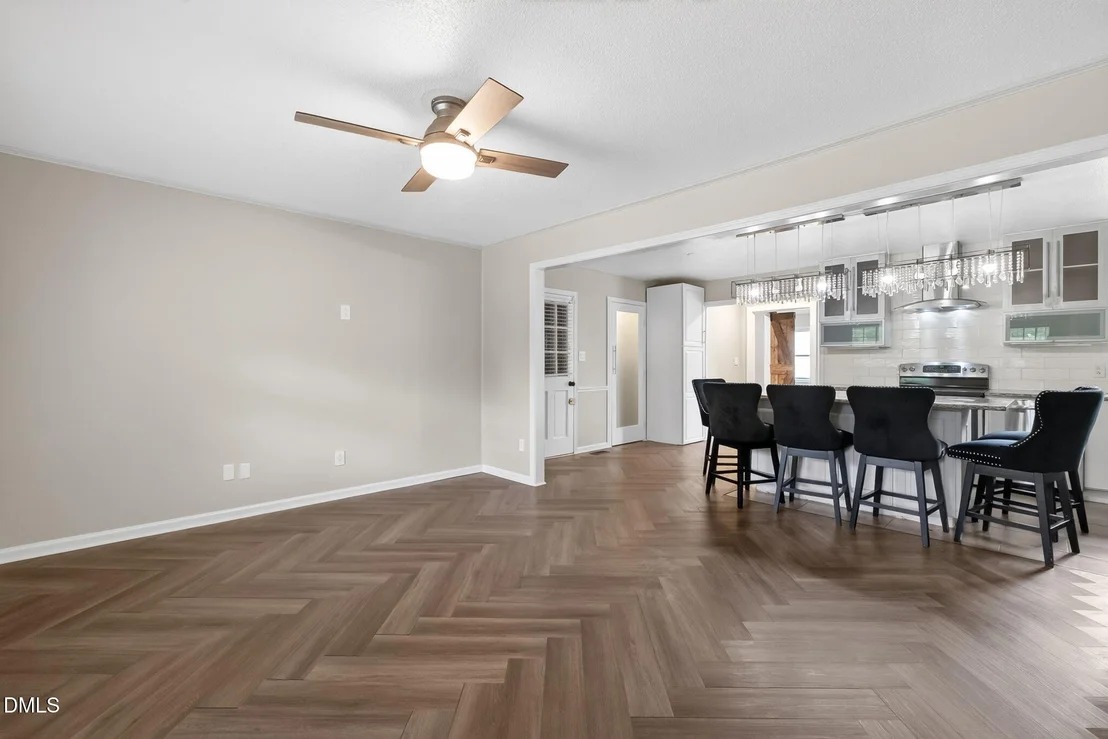 Photo of 209 Chic Ennis Road