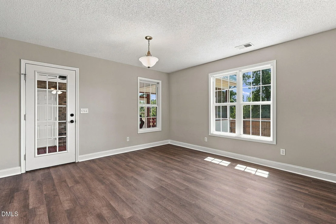 Photo of 390 Comanche Drive