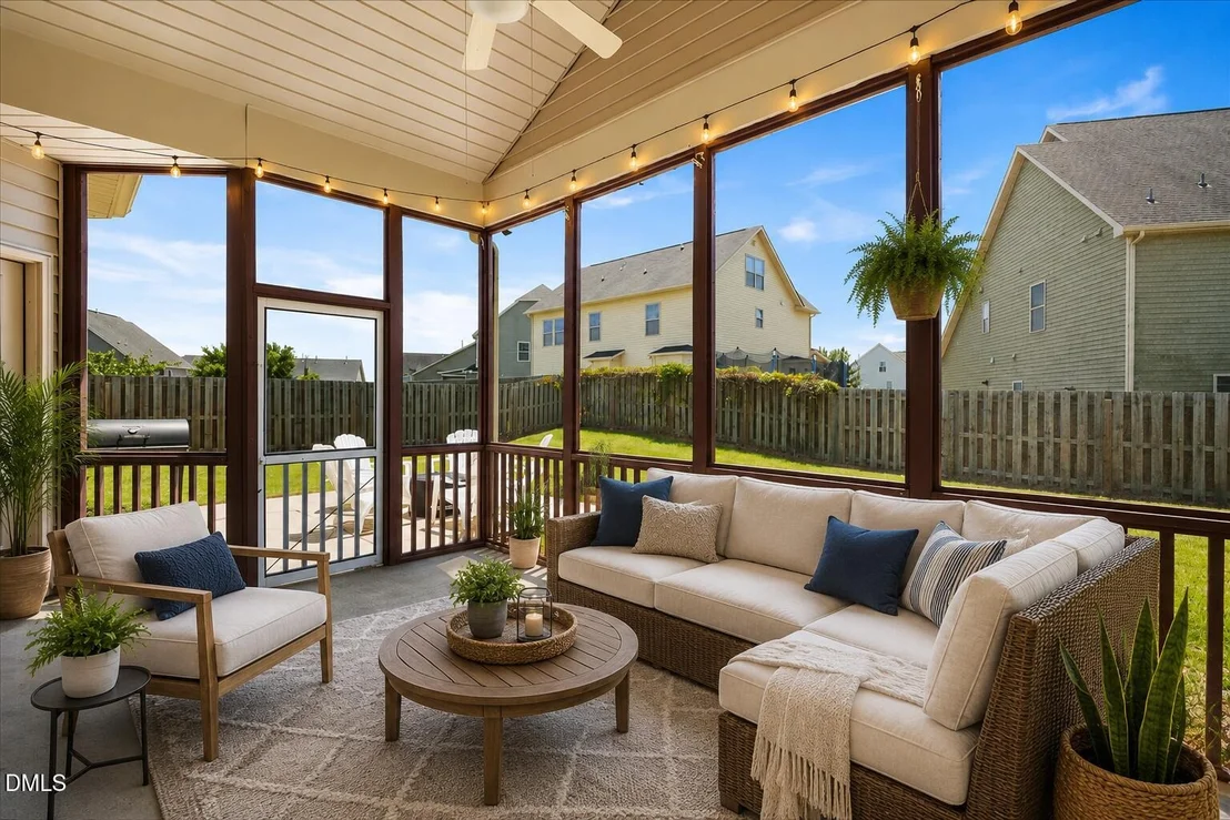 Photo of 610 Silk Tree
