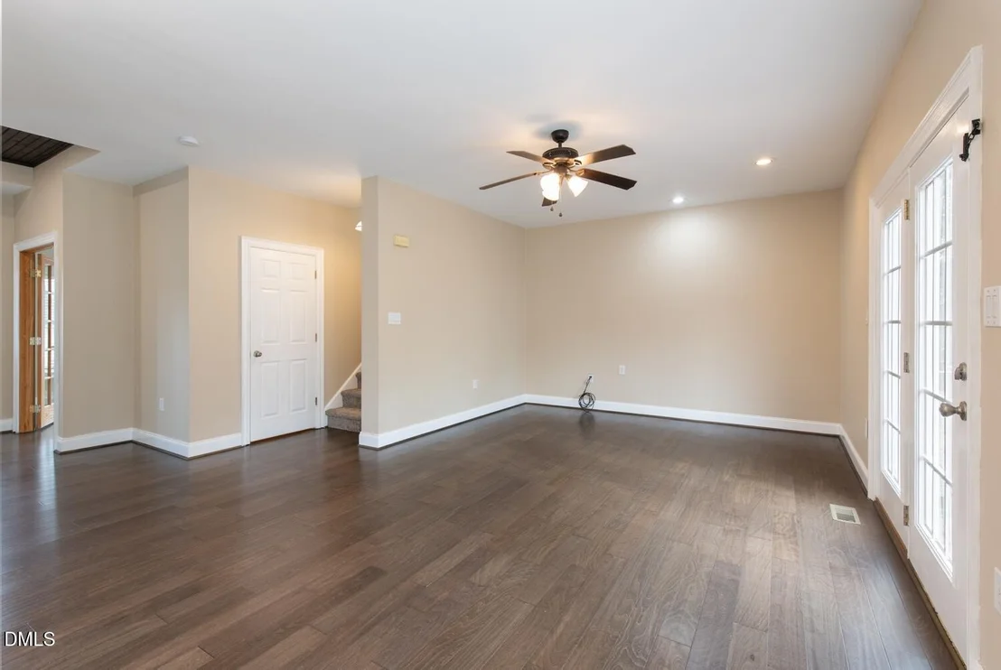 Photo of 4872 Thom Road