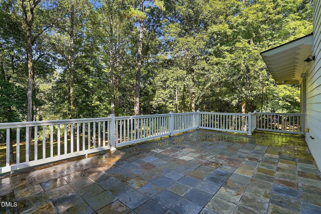 Photo of 415 River Bluff Drive N