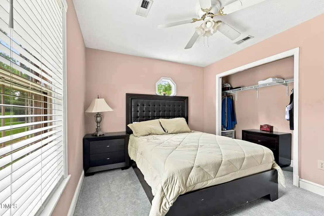 Photo of 409 Reaves Lane