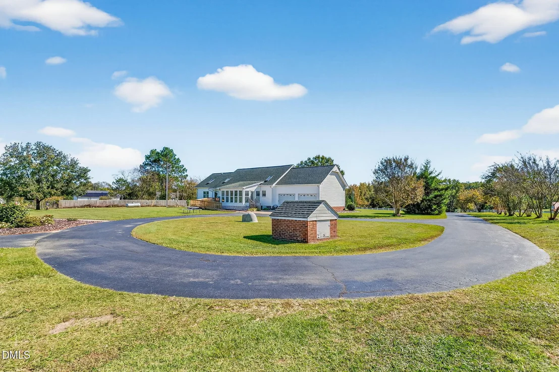 Photo of 1190 Sanders Road