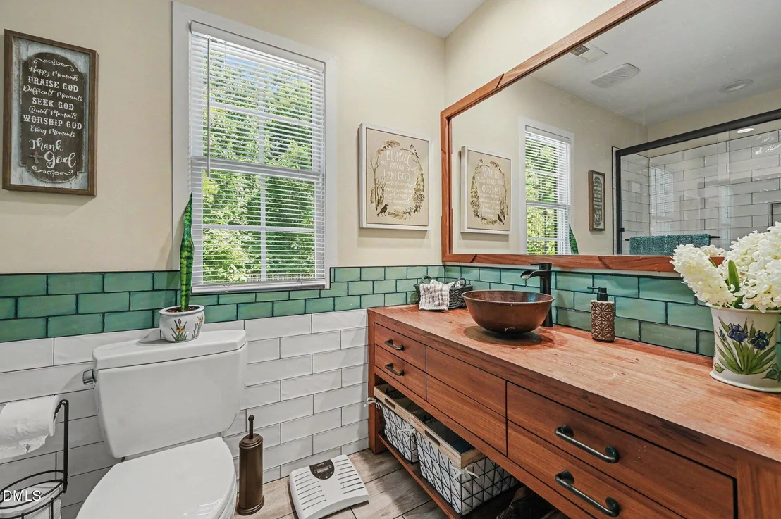 Photo of 611 Flagstone Way