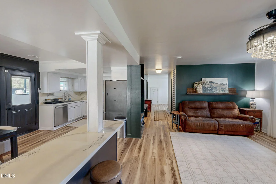 Photo of 1641 Oak Grove Road