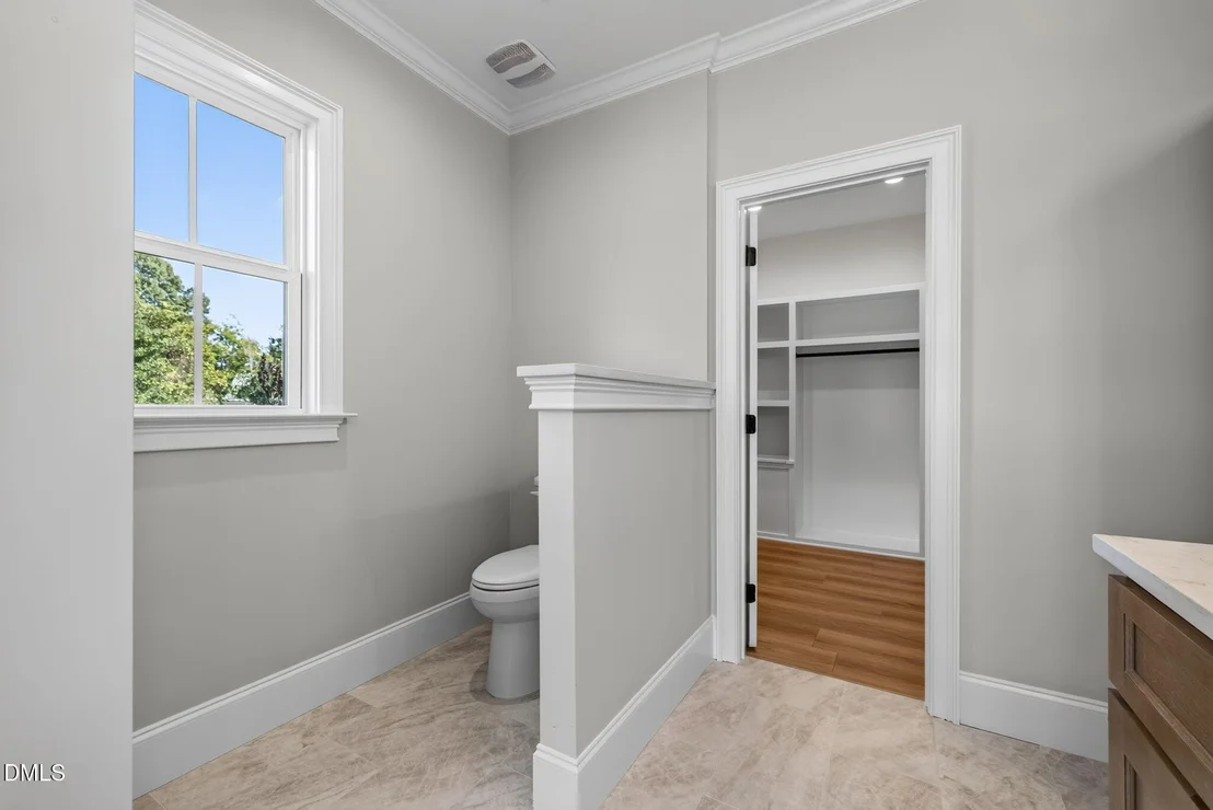 Photo of 643 Dixon Road