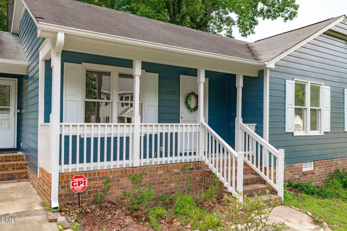 Photo of 8109 Round Oak Road