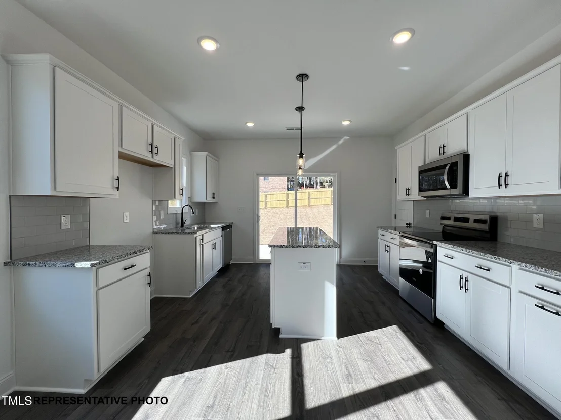 Photo of 686 Springtooth Drive
