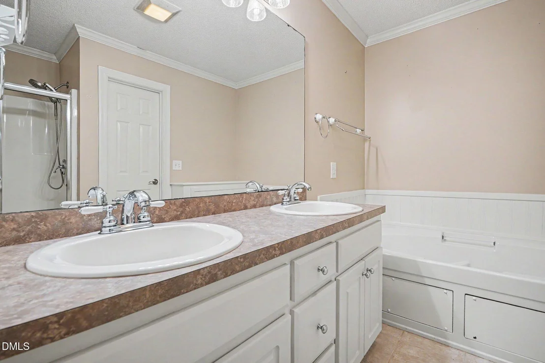Photo of 1025 Long Branch Road