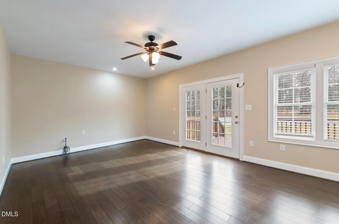 Photo of 4872 Thom Road