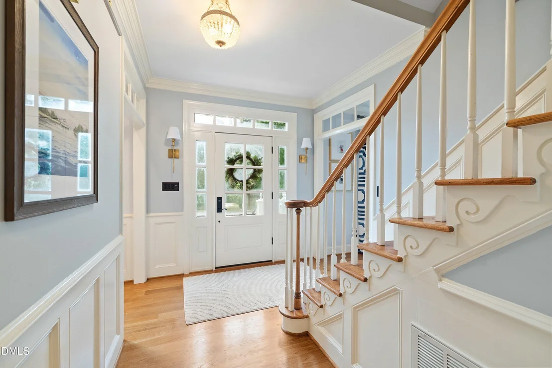 Photo of 304 Versailles Drive
