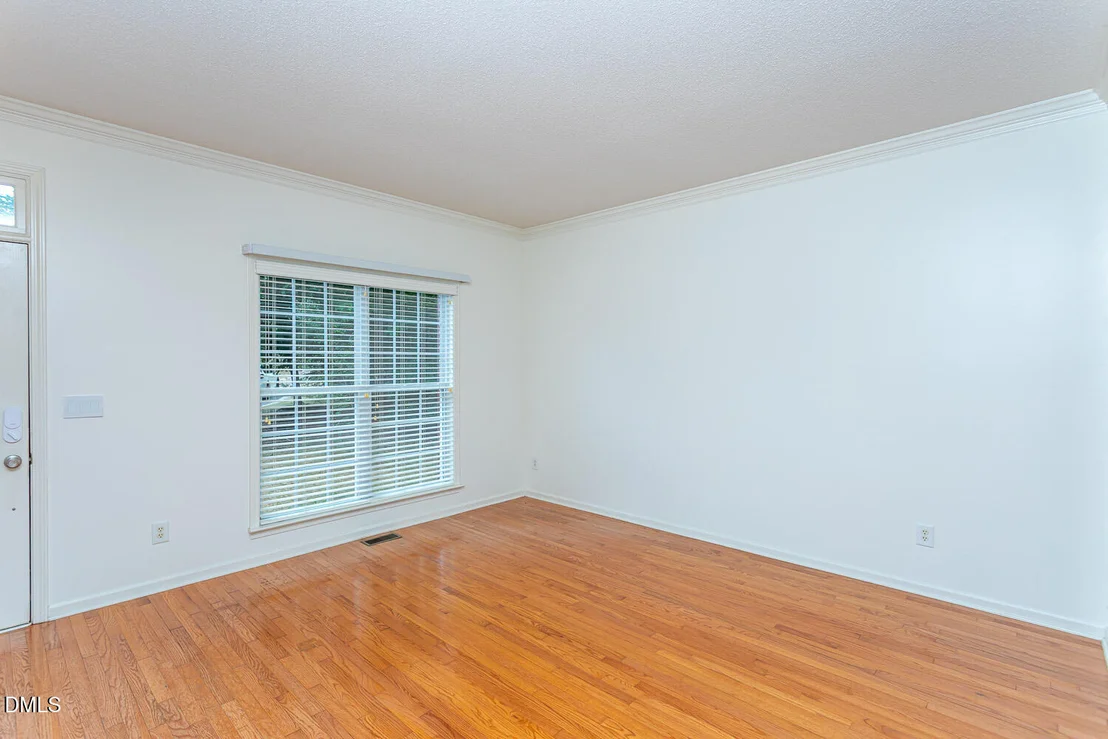 Photo of 208 Troyer Place
