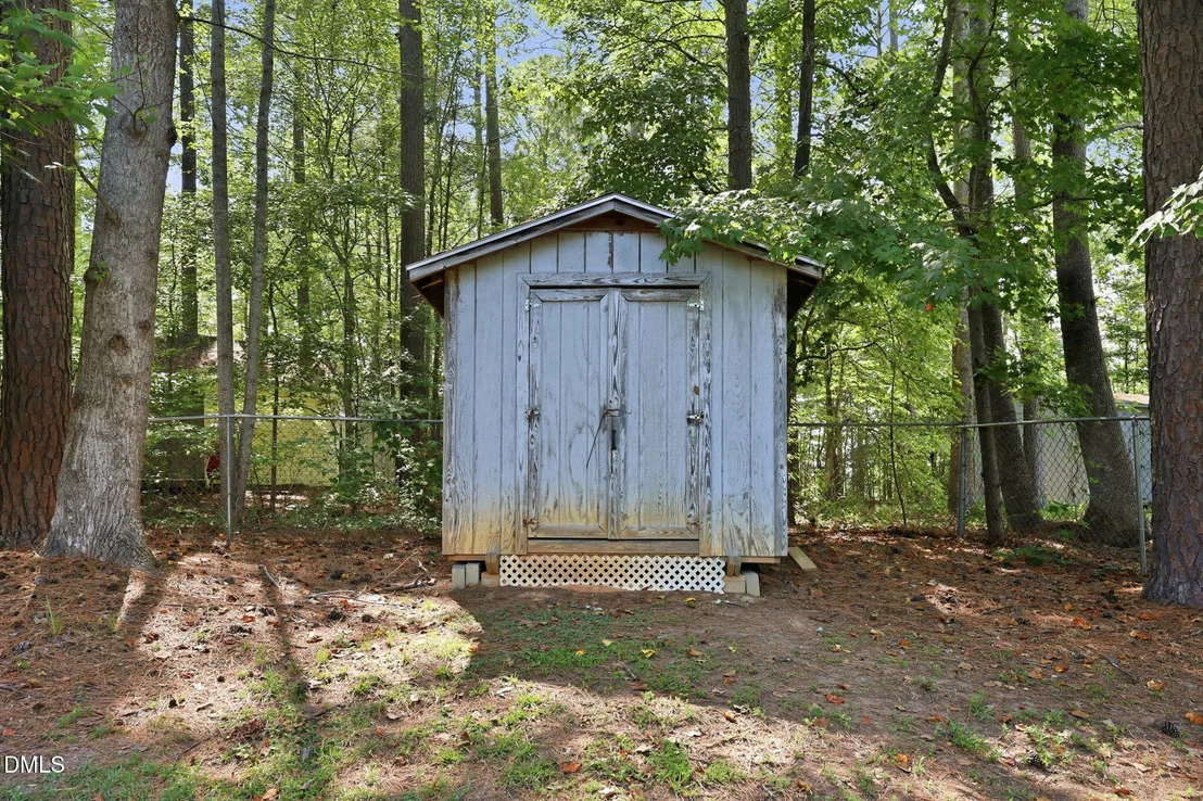 Photo of 215 Brookfield Circle
