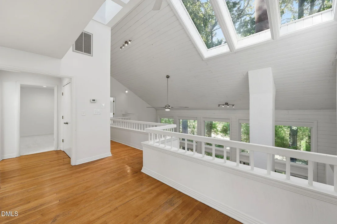 Photo of 910 Tarik Drive