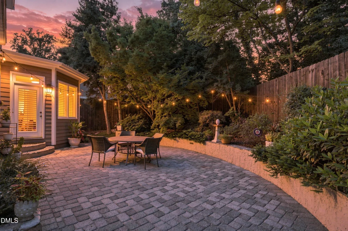 Photo of 3129 Eton Road