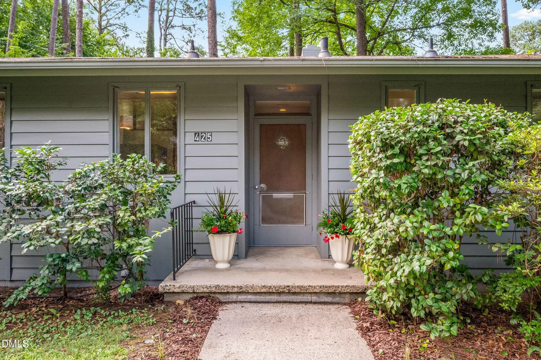 Photo of 425 Brookside Drive