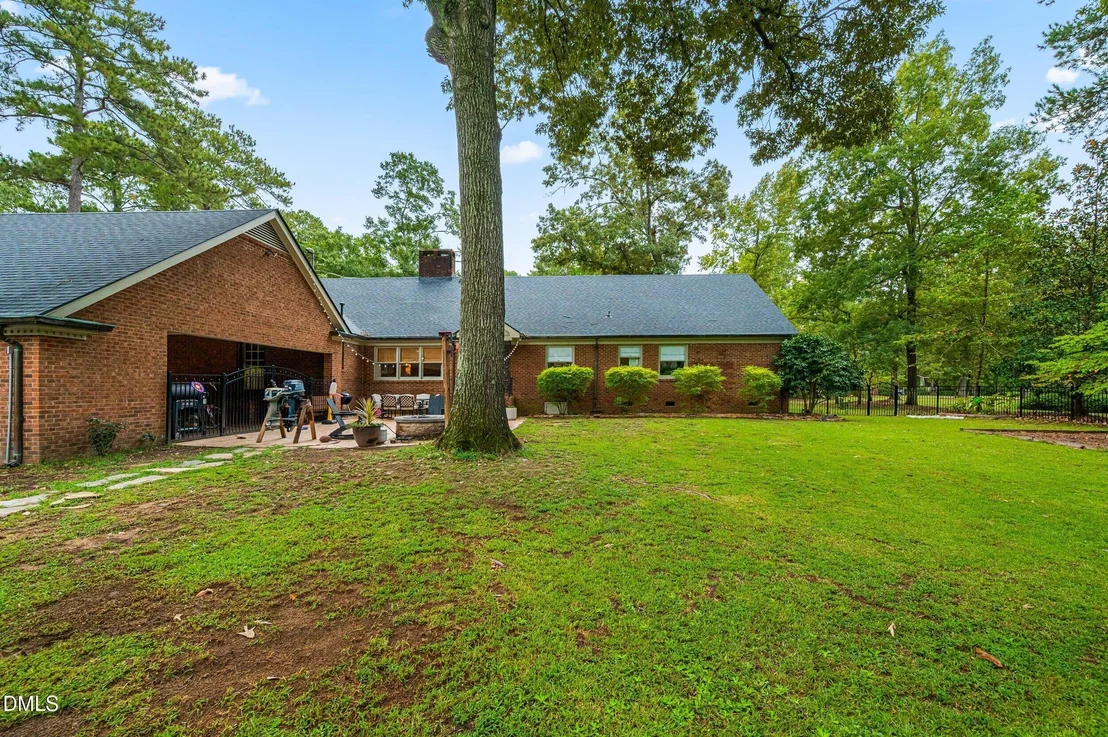 Photo of 1110 Chestnut Drive