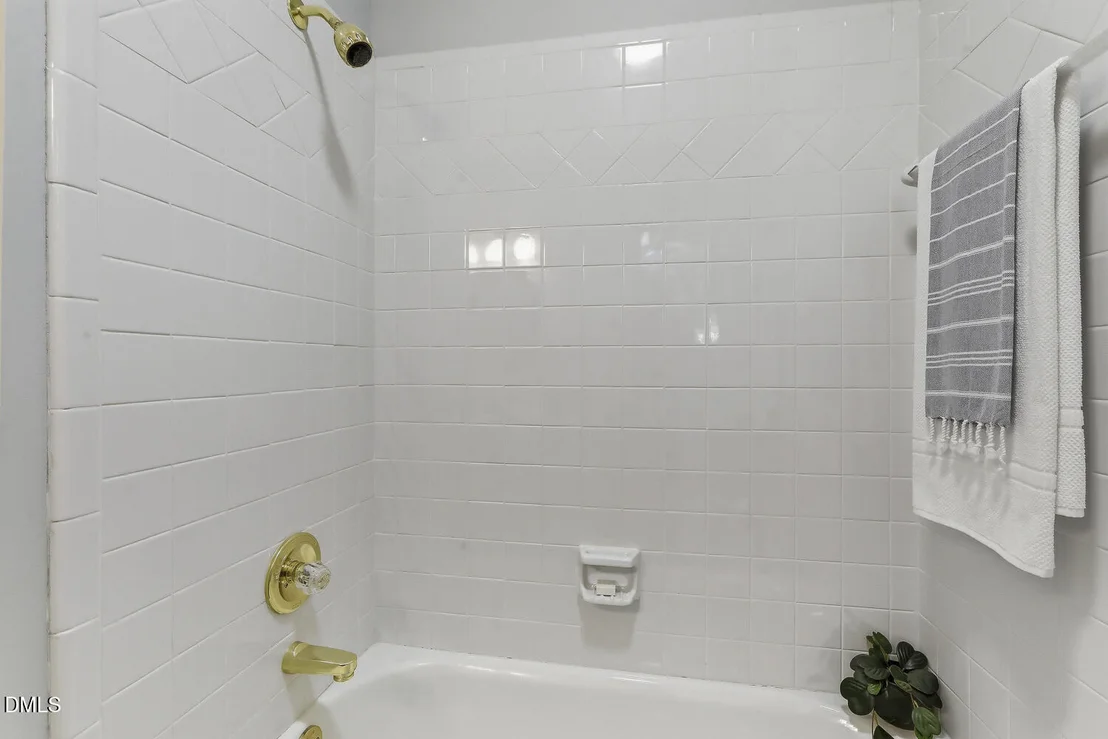 Photo of 429 Grosvenor Drive