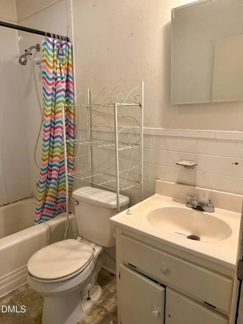 Photo of 2137 Roger Street