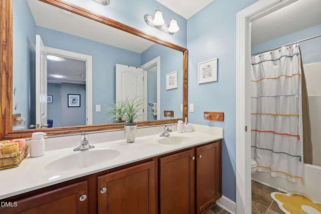Photo of 921 Sugar Tree Drive