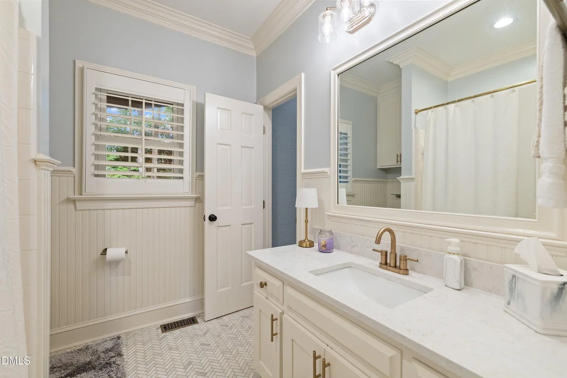 Photo of 304 Versailles Drive